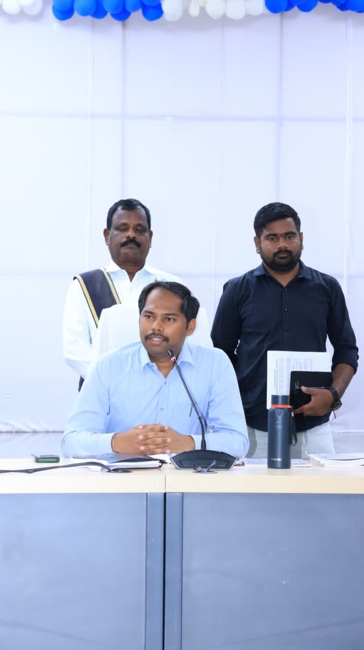  కలెక్టరెట్ లోని కాన్ఫెరెన్స్ హాల్ లో సమగ్ర అవగాహన కార్యక్రమం నిర్వహిన